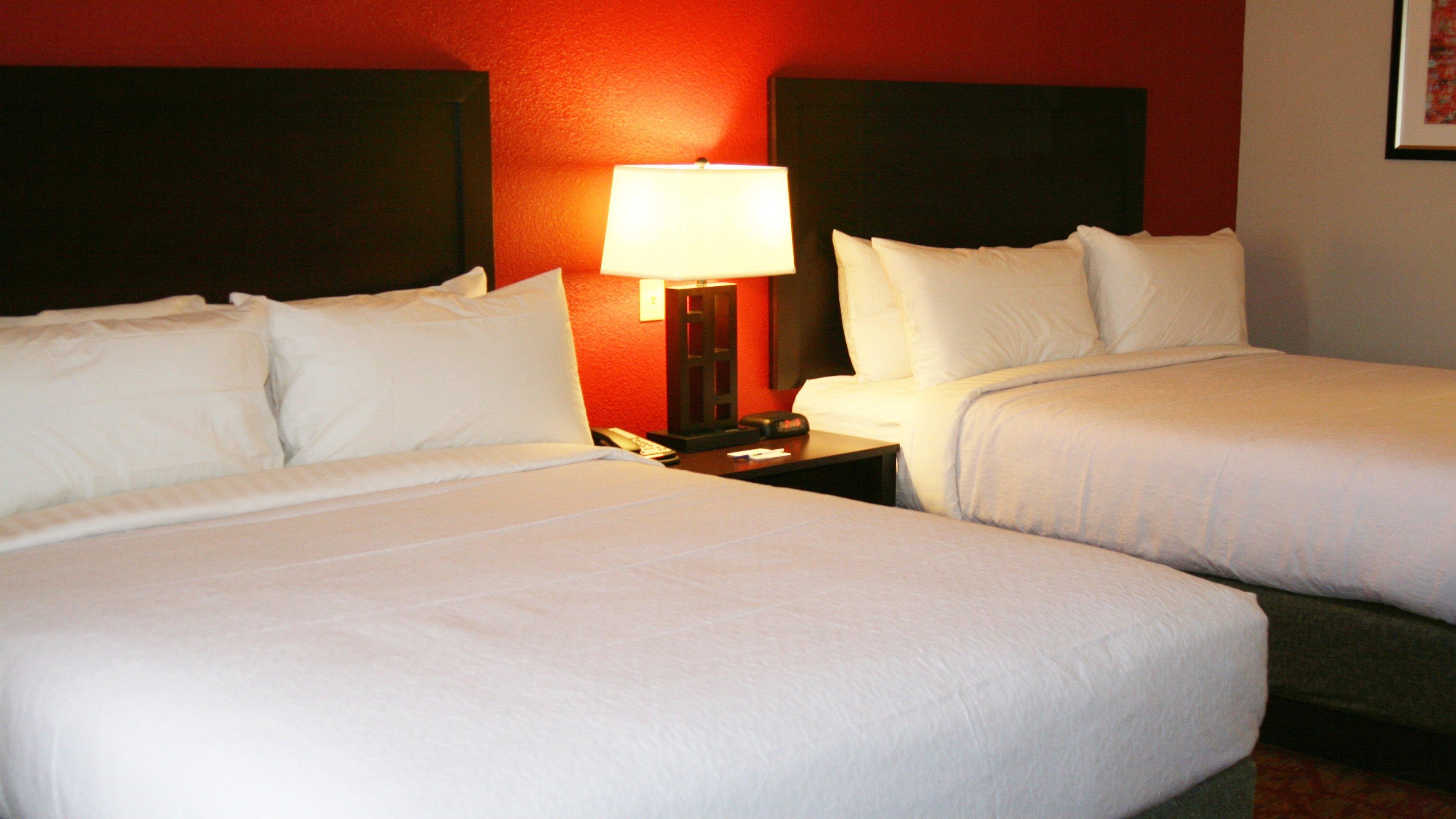 Twin Holiday Inn Guin By Ihg מראה חיצוני תמונה