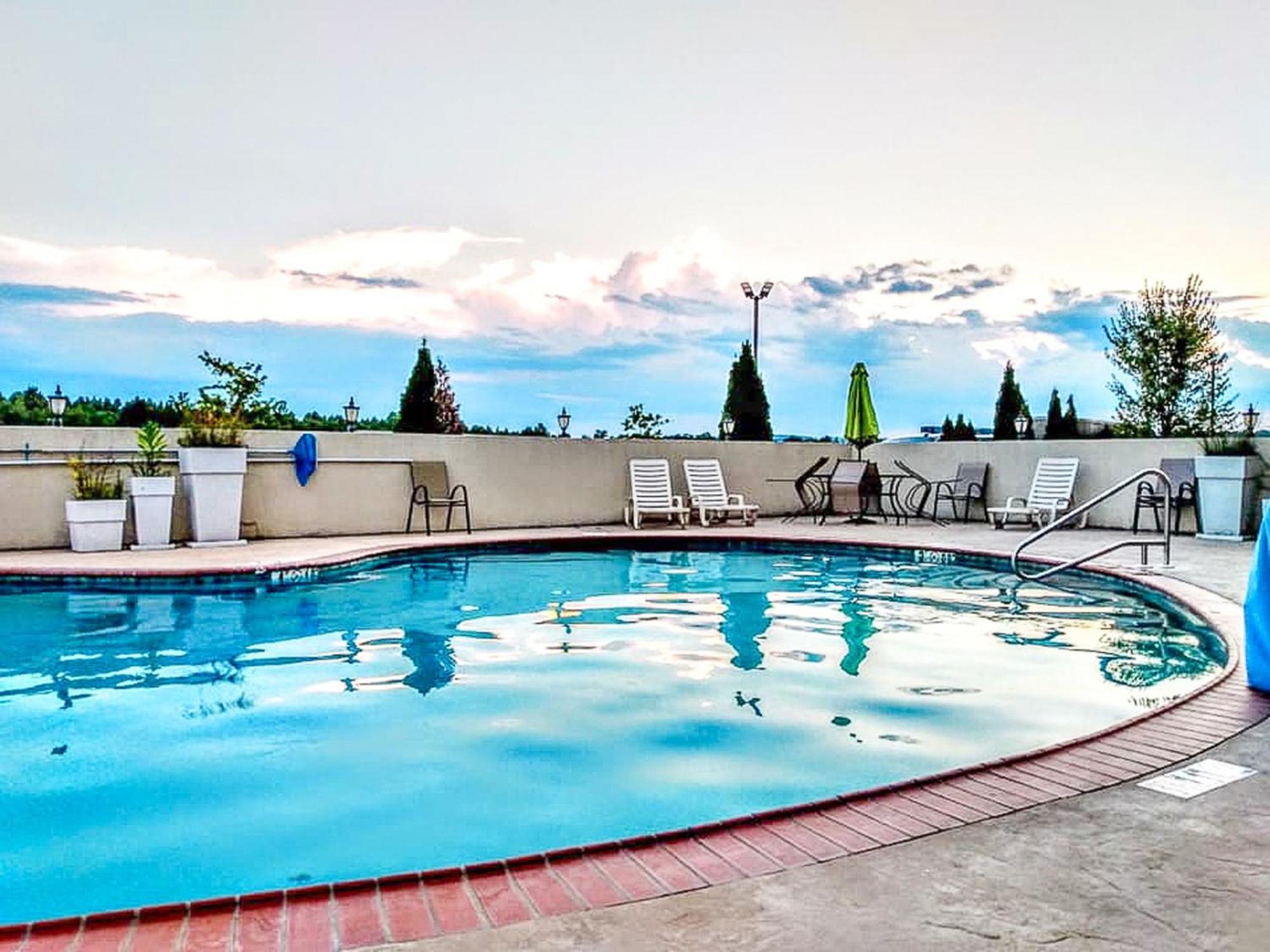Twin Holiday Inn Guin By Ihg מראה חיצוני תמונה